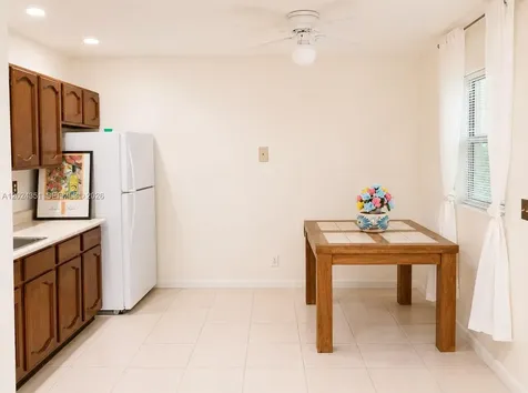 274 SW 9th Street Dania Beach FL 33004