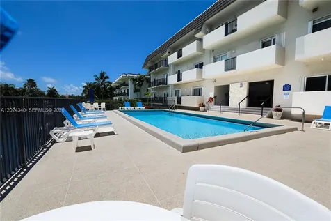 6815 Edgewater Drive Coral Gables FL 33133