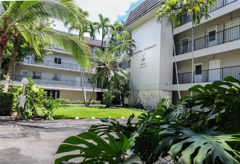 6815 Edgewater Drive Coral Gables FL 33133