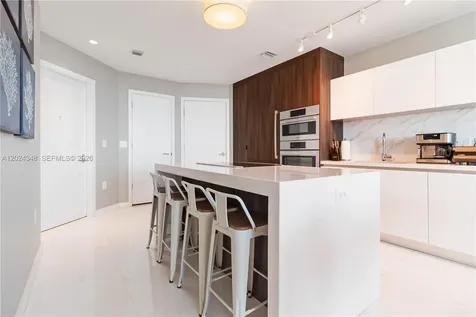 851 NE 1st Avenue Miami FL 33132