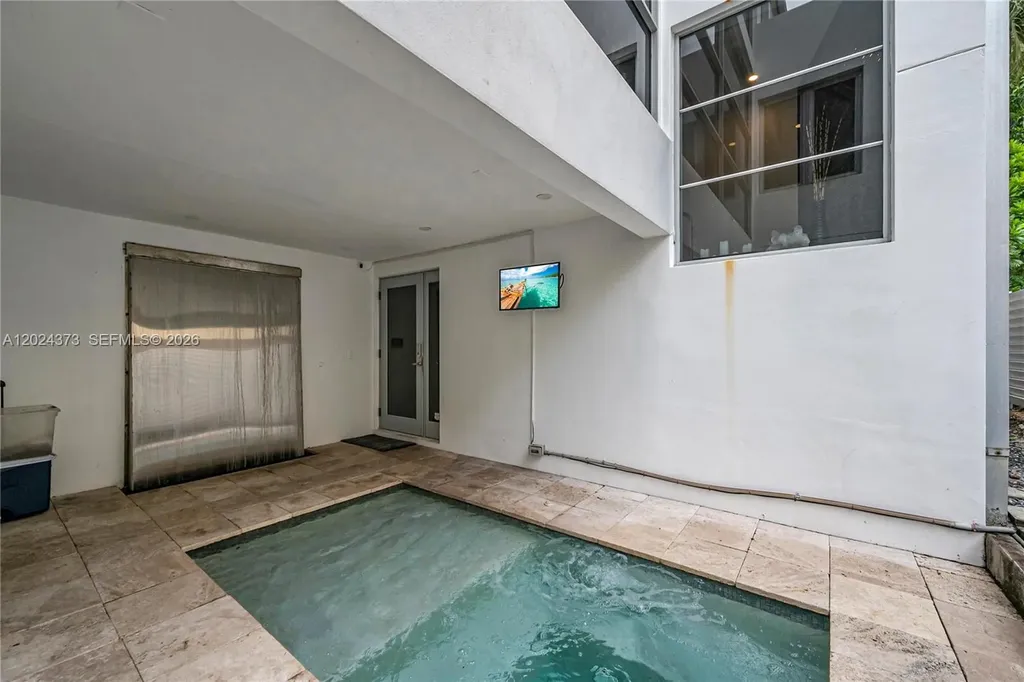 1511 NE 4th Place Fort Lauderdale FL 33301