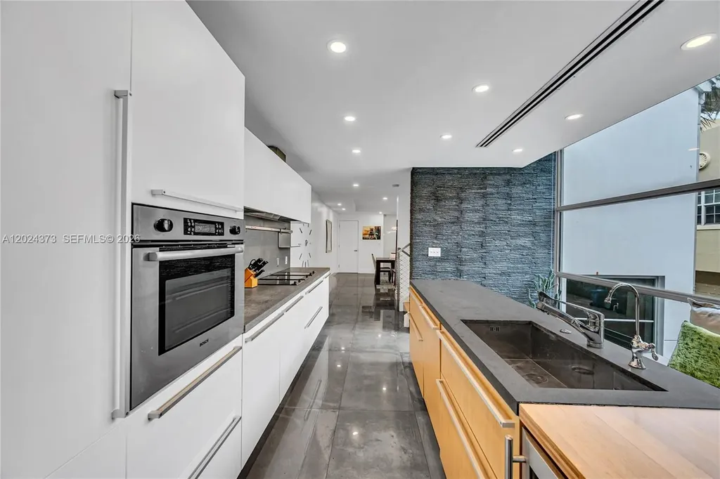 1511 NE 4th Place Fort Lauderdale FL 33301