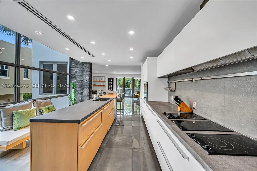 1511 NE 4th Place Fort Lauderdale FL 33301