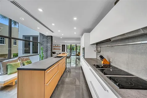 1511 NE 4th Place Fort Lauderdale FL 33301