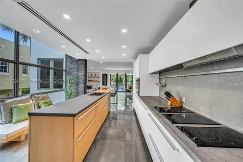 1511 NE 4th Place Fort Lauderdale FL 33301