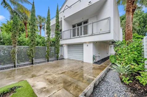 1511 NE 4th Place Fort Lauderdale FL 33301