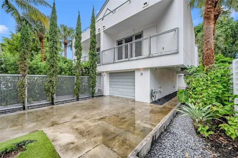 1511 NE 4th Place Fort Lauderdale FL 33301