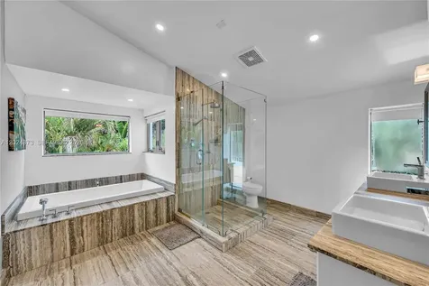 1511 NE 4th Place Fort Lauderdale FL 33301