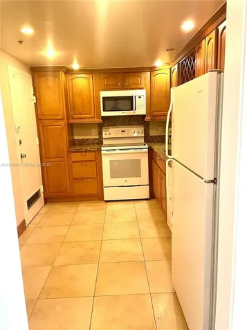 400 Kings Point Drive Sunny Isles Beach FL 33160