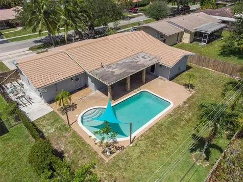 7220 NW 10th Place Plantation FL 33313