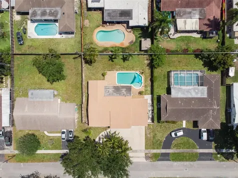 7220 NW 10th Place Plantation FL 33313