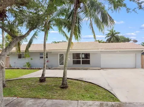 7220 NW 10th Place Plantation FL 33313