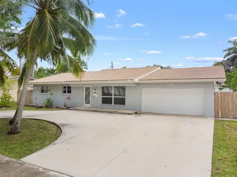 7220 NW 10th Place Plantation FL 33313