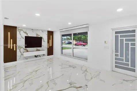 7220 NW 10th Place Plantation FL 33313