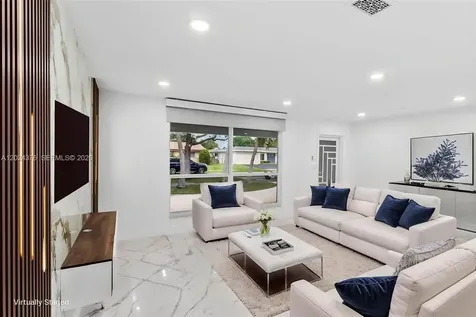 7220 NW 10th Place Plantation FL 33313