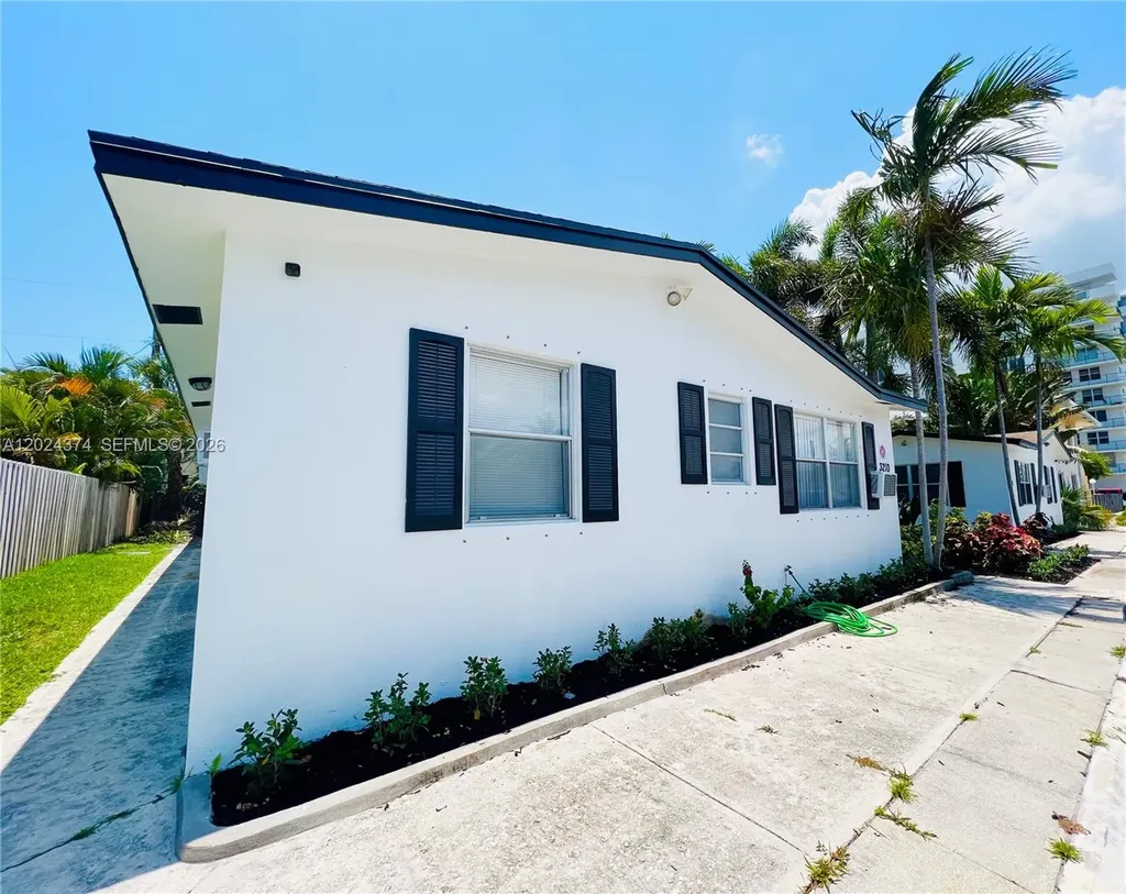 3210 Canal Drive Pompano Beach FL 33062