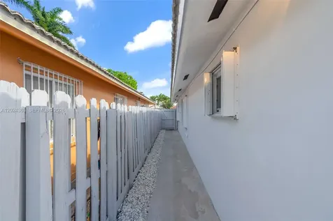 9703 NW 127th Street Hialeah Gardens FL 33018