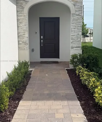 2584 SE 25th Court Homestead FL 33035