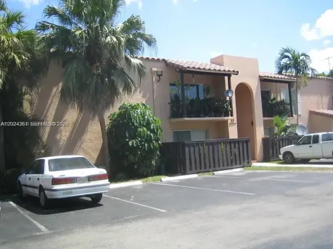 10744 N Kendall Miami FL 33176