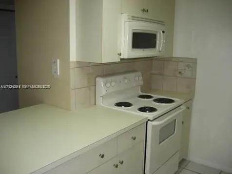 10744 N Kendall Miami FL 33176