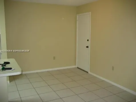 10744 N Kendall Miami FL 33176