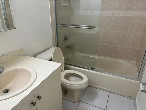 10744 N Kendall Miami FL 33176