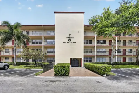 1551 SW 135th Terrace Pembroke Pines FL 33027