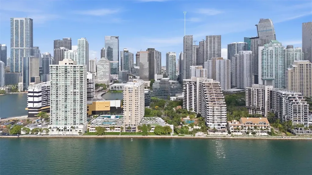 520 Brickell Key Drive Miami FL 33131