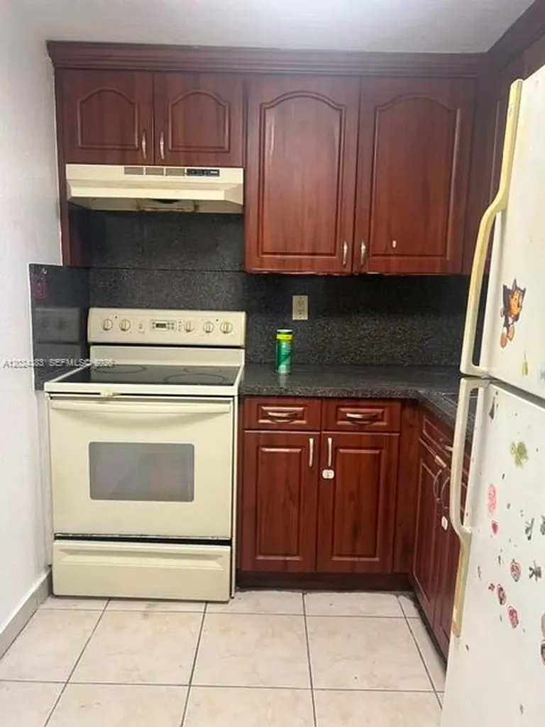 666 W 81st Street Hialeah FL 33014