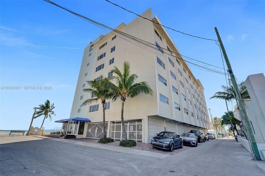 300 Oregon Street Hollywood FL 33019