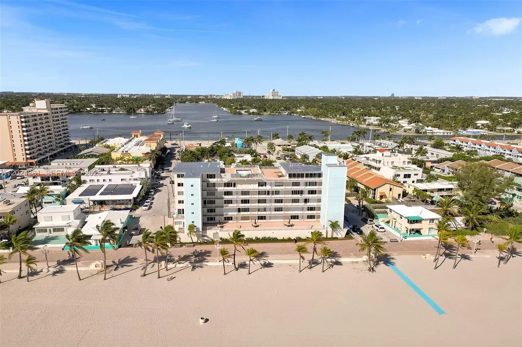 300 Oregon Street Hollywood FL 33019