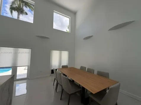 10462 NW 130th Street Hialeah Gardens FL 33018