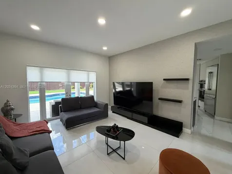 10462 NW 130th Street Hialeah Gardens FL 33018