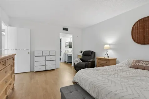 7807 Golf Cir Drive Margate FL 33063