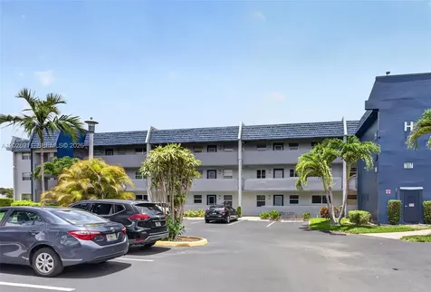 7807 Golf Cir Drive Margate FL 33063