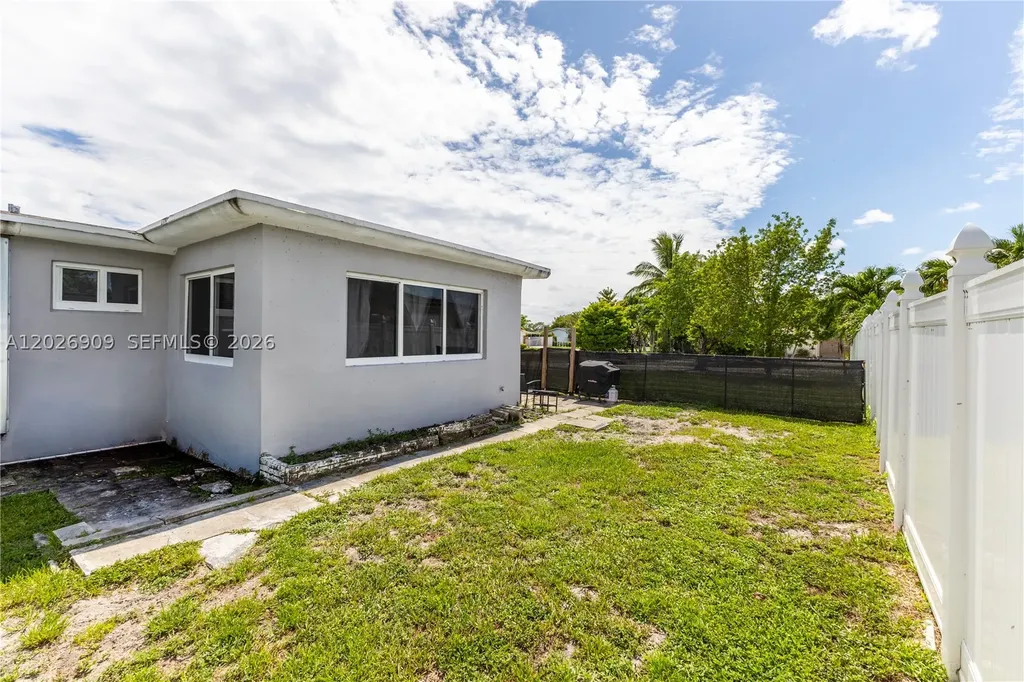 1870 SW 42nd Terrace Fort Lauderdale FL 33317