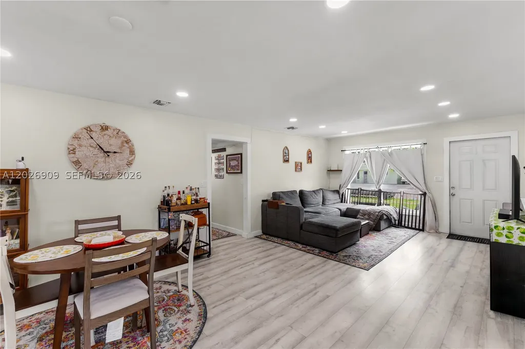 1870 SW 42nd Terrace Fort Lauderdale FL 33317