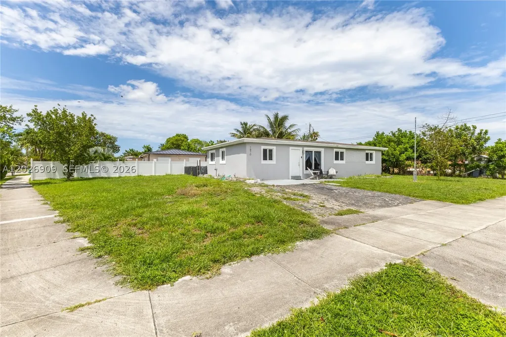 1870 SW 42nd Terrace Fort Lauderdale FL 33317