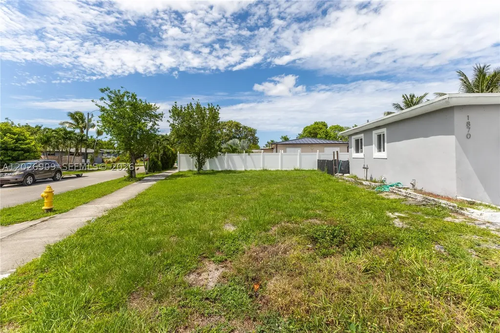 1870 SW 42nd Terrace Fort Lauderdale FL 33317