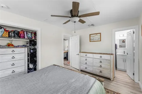 1870 SW 42nd Terrace Fort Lauderdale FL 33317