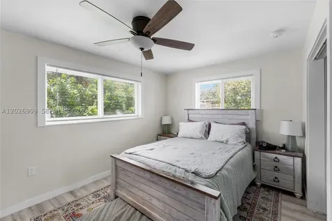 1870 SW 42nd Terrace Fort Lauderdale FL 33317