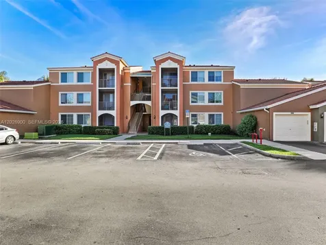 1235 Reserve Way Naples FL 34105