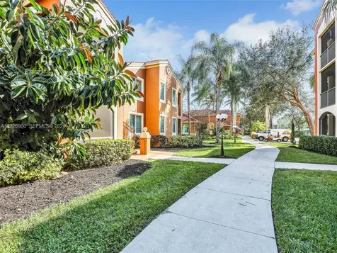 1235 Reserve Way Naples FL 34105