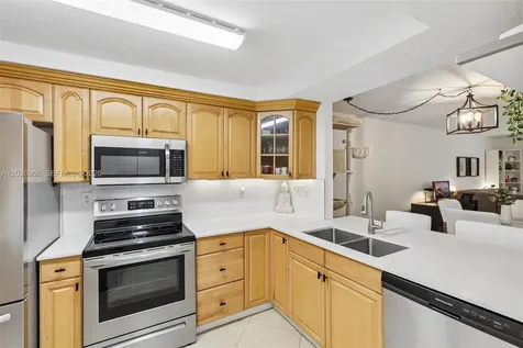 400 Commodore Drive Plantation FL 33325