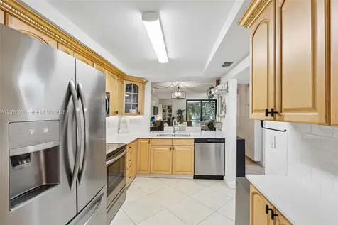 400 Commodore Drive Plantation FL 33325