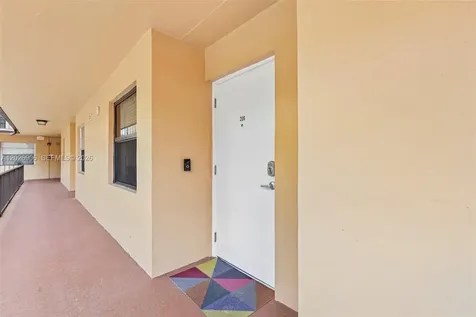 400 Commodore Drive Plantation FL 33325