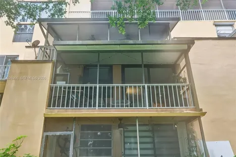 400 Commodore Drive Plantation FL 33325