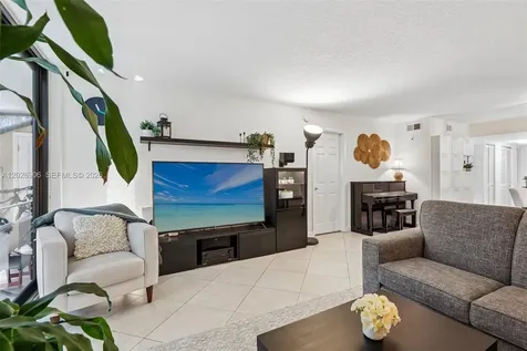 400 Commodore Drive Plantation FL 33325