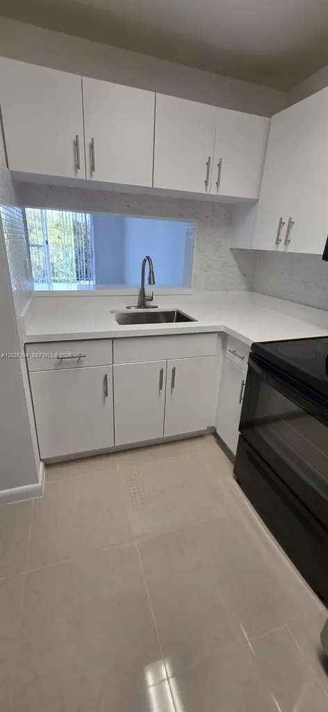 492 NW 165th St Road Miami FL 33169