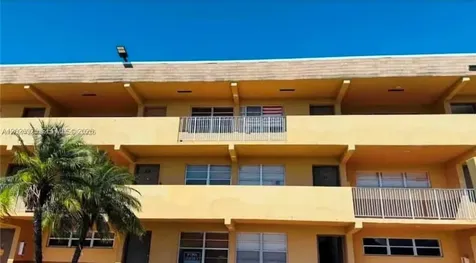 11195 SW 1st Street Sweetwater FL 33174
